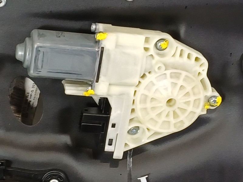 Recambio de elevalunas delantero derecho para porsche panamera diesel referencia OEM IAM 97053720200  