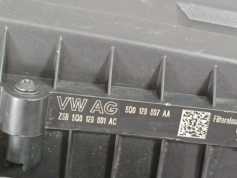Recambio de filtro aire para seat leon (5f1) fr referencia OEM IAM 5Q0129601  