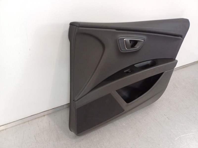 Recambio de guarnecido puerta delantera derecha para seat leon (5f1) fr referencia OEM IAM 5F4867012  