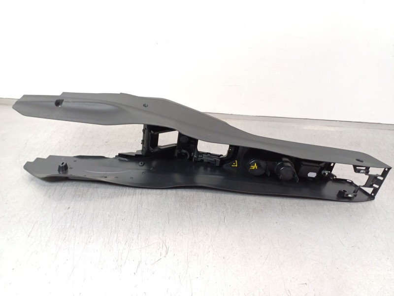 Recambio de consola central para seat ibiza v (kj1, kjg) 1.0 tsi referencia OEM IAM 6F1863243  
