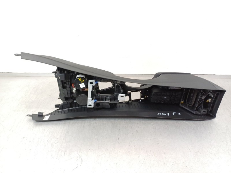 Recambio de apoyabrazos central para bmw serie 3 touring (f31) 320d referencia OEM IAM 88519421  