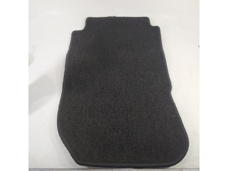 Recambio de juego de alfombrillas para renault clio iv dynamique referencia OEM IAM 8201321301  
