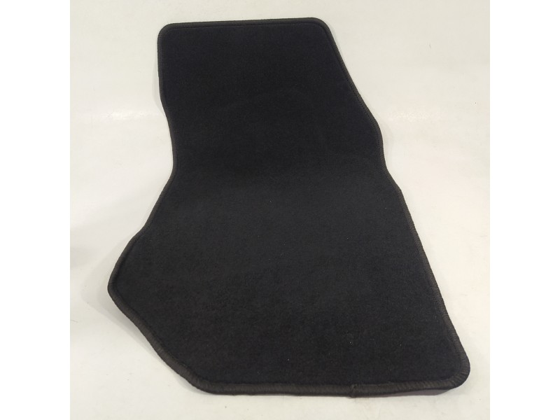 Recambio de juego de alfombrillas para peugeot 208 2020 referencia OEM IAM 1648475580  