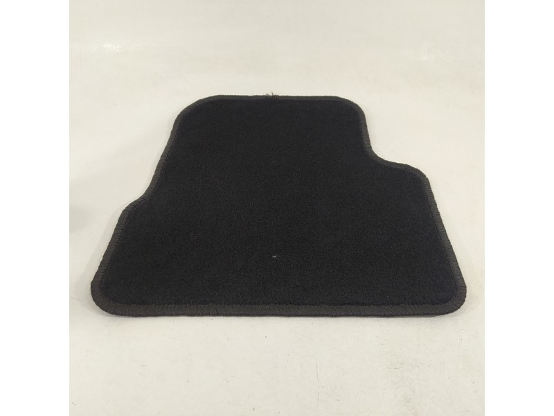 Recambio de juego de alfombrillas para peugeot 208 2020 referencia OEM IAM 1648475580  