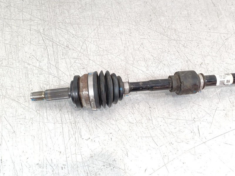 Recambio de transmision delantera derecha para kia stonic (ybcuv) referencia OEM IAM 49501H8060  