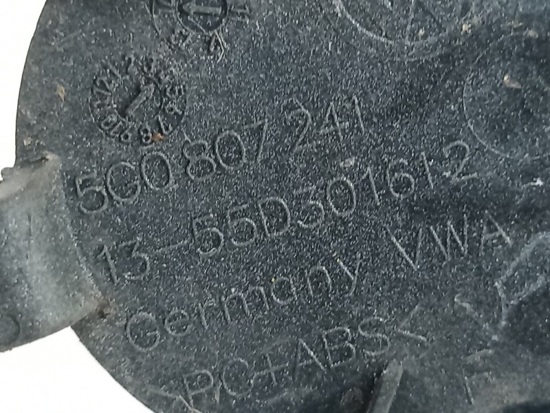 Recambio de tapa paragolpes para volkswagen golf vii lim. advance bluemotion referencia OEM IAM 5G0807241  