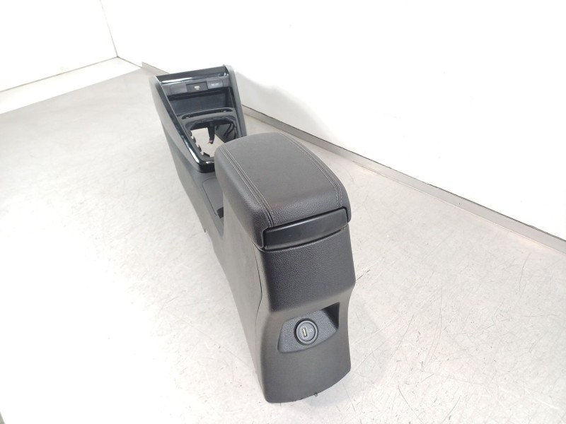 Recambio de apoyabrazos central para kia stonic (ybcuv) platinum edition referencia OEM IAM 84660H8000WK 84650H8050FHV 