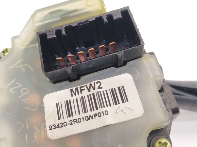 Recambio de mando limpia para hyundai i30 classic referencia OEM IAM 934202R010  