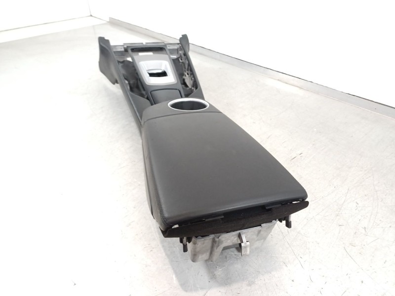 Recambio de apoyabrazos central para porsche panamera diesel referencia OEM IAM 970553111  