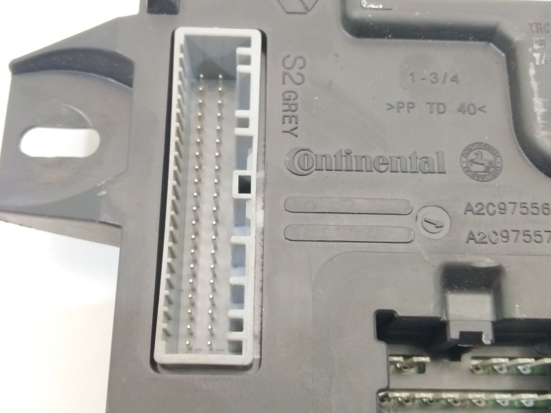 Recambio de modulo electronico para renault clio iv limited referencia OEM IAM 284B18663R  