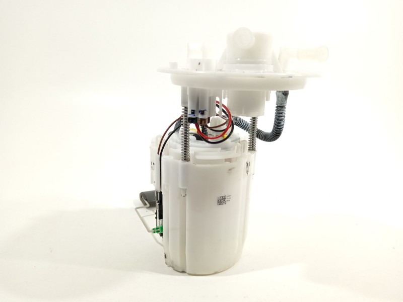 Recambio de bomba combustible para kia stonic (ybcuv) referencia OEM IAM 31110H8300  