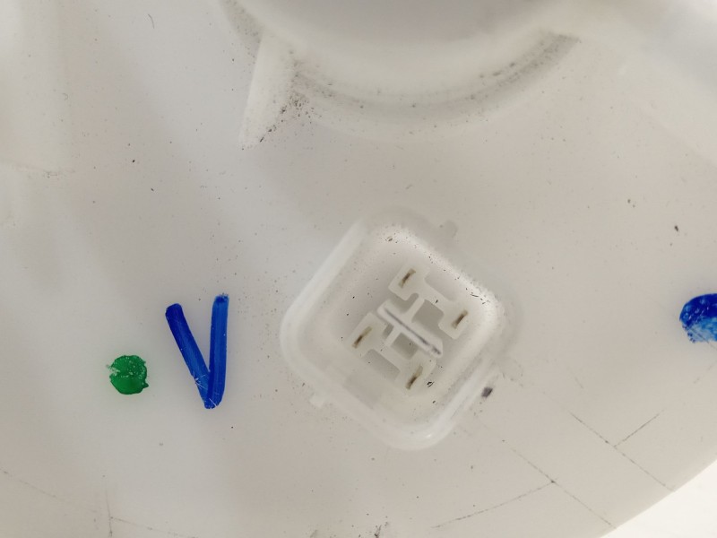 Recambio de bomba combustible para kia stonic (ybcuv) referencia OEM IAM 31110H8300  