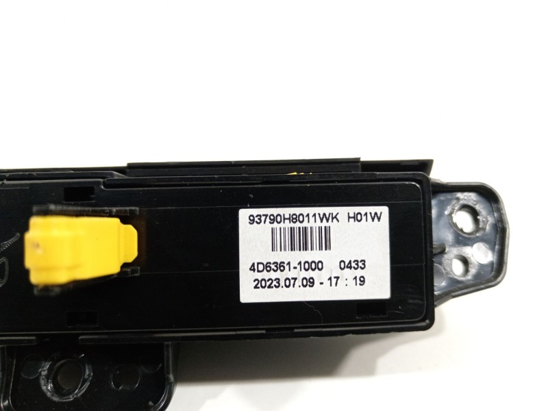Recambio de warning para kia stonic (ybcuv) referencia OEM IAM 4D63611000  