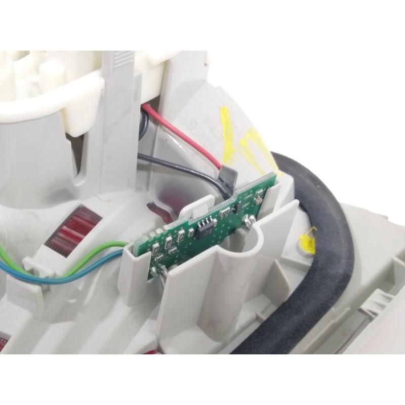 Recambio de piloto trasero izquierdo en porton para bmw 3 (e90) 320 d referencia OEM IAM 4871733  63214871733