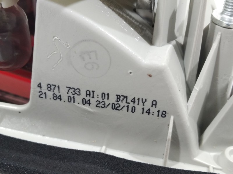 Recambio de piloto trasero izquierdo en porton para bmw 3 (e90) 320 d referencia OEM IAM 4871733  63214871733