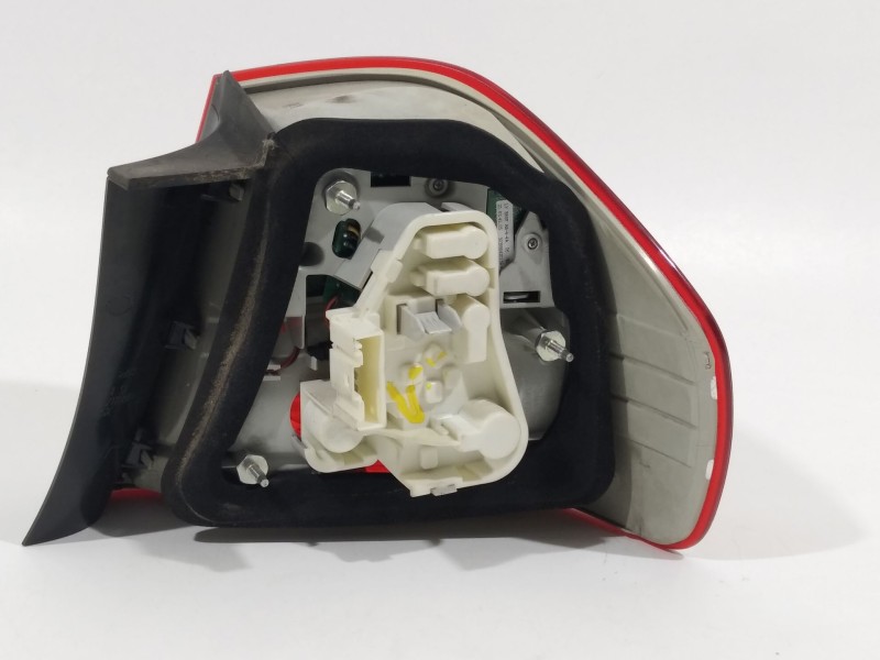 Recambio de piloto trasero izquierdo para bmw 3 (e90) 320 d referencia OEM IAM 4871731  63214871731