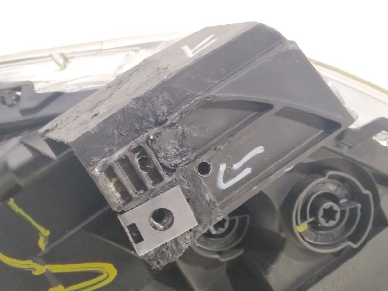 Recambio de faro derecho para peugeot 5008 premium referencia OEM IAM   