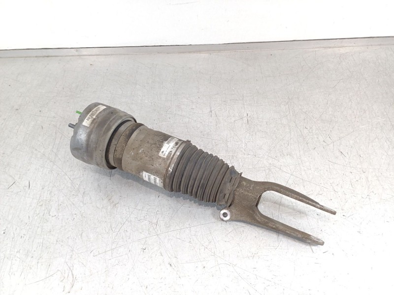 Recambio de amortiguador delantero derecho para porsche panamera diesel referencia OEM IAM 97034305235  