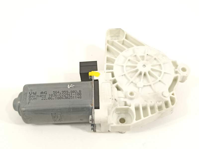 MOTOR ELEVALUNAS DELANTERO DERECHO 5Q4959802B 