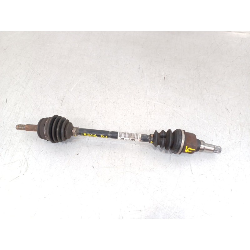 Recambio de transmision delantera izquierda para peugeot 208 i (ca_, cc_) 1.2 vti 82 referencia OEM IAM 9803959580  