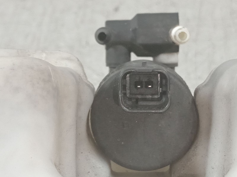 Recambio de deposito limpia para peugeot 208 i (ca_, cc_) 1.2 vti 82 referencia OEM IAM 9683988680  