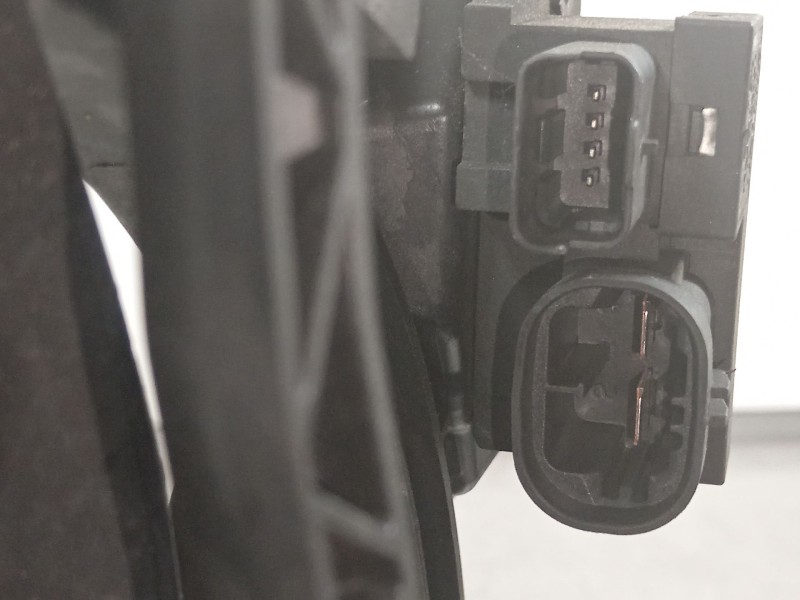 Recambio de electroventilador para peugeot 208 i (ca_, cc_) 1.2 vti 82 referencia OEM IAM 9675280980  