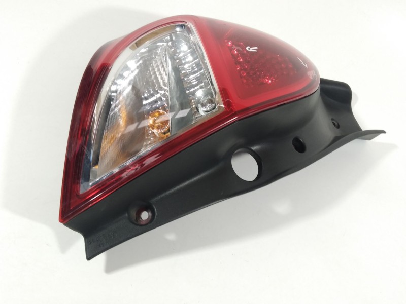 Recambio de piloto trasero izquierdo para renault clio iii exception referencia OEM IAM 8200886944  