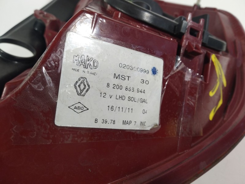 Recambio de piloto trasero izquierdo para renault clio iii exception referencia OEM IAM 8200886944  
