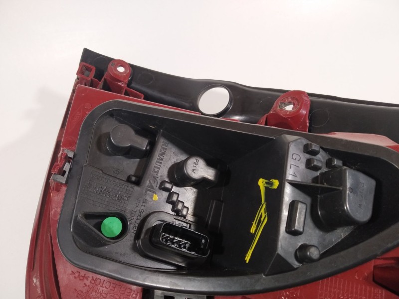 Recambio de piloto trasero izquierdo para renault clio iii exception referencia OEM IAM 8200886944  
