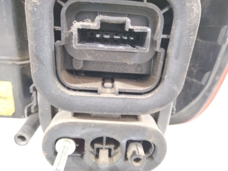 Recambio de piloto trasero izquierdo para dacia duster ambiance 4x2 referencia OEM IAM 265550035R  