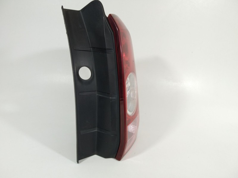 Recambio de piloto trasero derecho para dacia duster ambiance 4x2 referencia OEM IAM 265500033R  