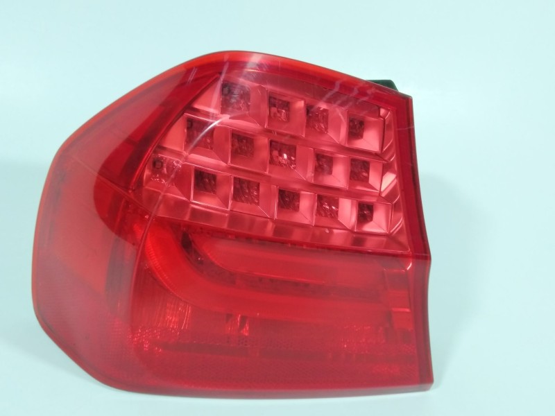 Recambio de piloto trasero izquierdo para bmw serie 3 berlina (e90) 318d referencia OEM IAM 63217289425  7289425