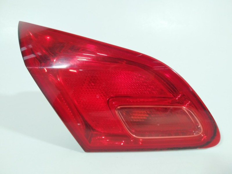 Recambio de piloto trasero izquierdo en porton para opel astra j lim. enjoy referencia OEM IAM 13306455  