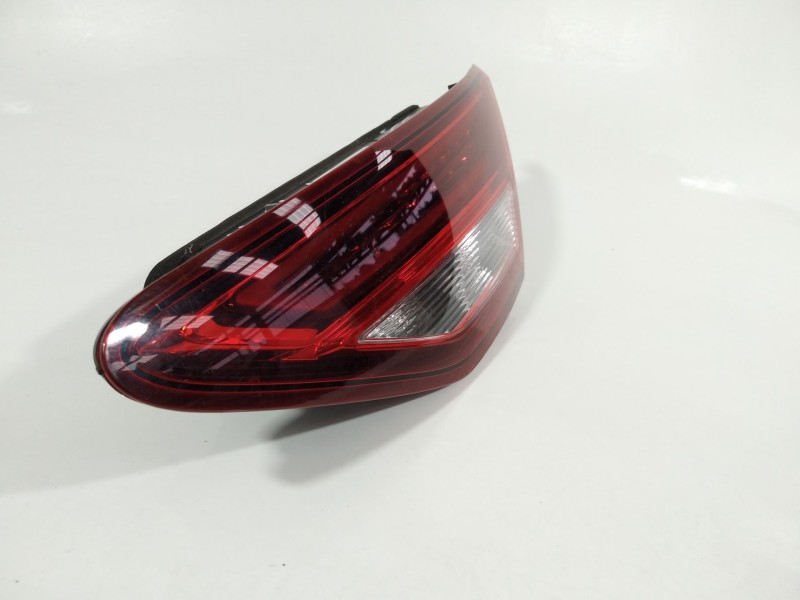 Recambio de piloto trasero derecho en porton para seat leon (5f1) fr referencia OEM IAM 5F0945308D  