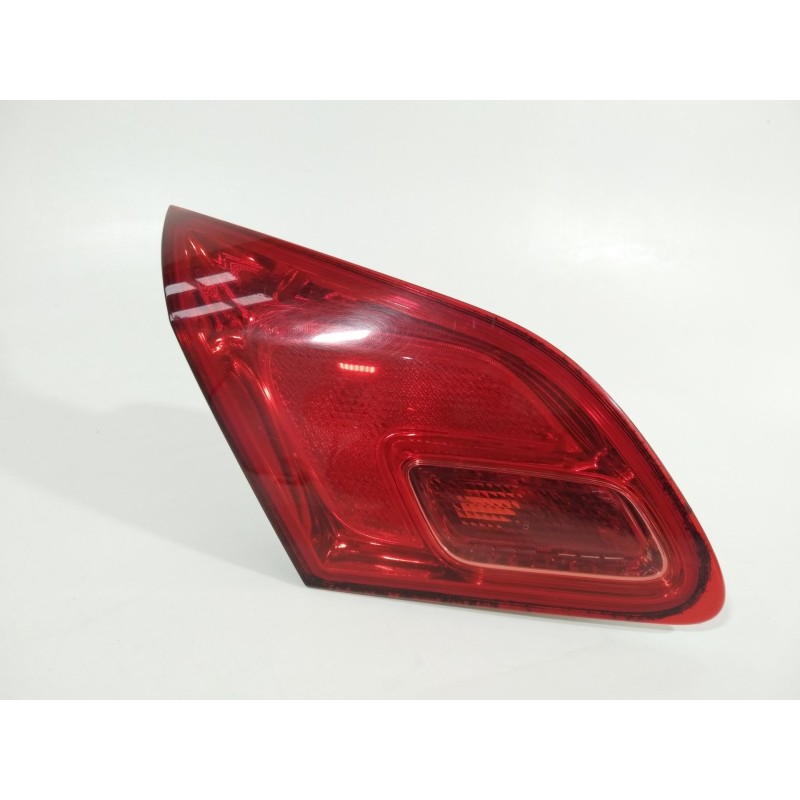 Recambio de piloto trasero izquierdo en porton para opel astra j lim. selective business referencia OEM IAM 13306455  