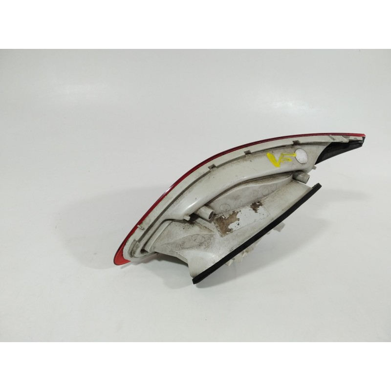 Recambio de piloto trasero izquierdo en porton para opel astra j lim. selective business referencia OEM IAM 13306455  