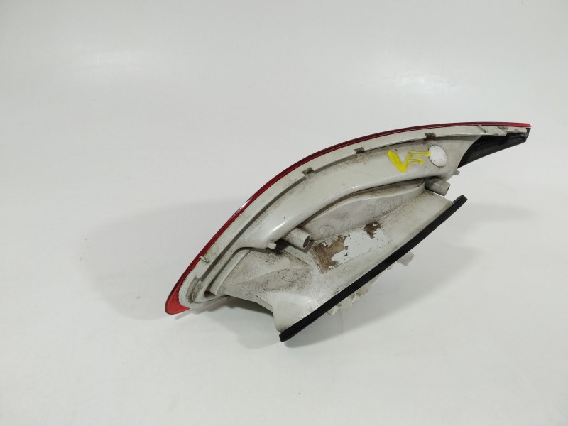 Recambio de piloto trasero izquierdo en porton para opel astra j lim. selective business referencia OEM IAM 13306455  