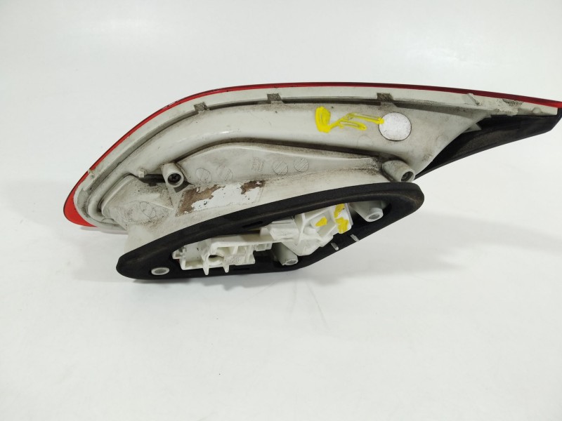 Recambio de piloto trasero izquierdo en porton para opel astra j lim. selective business referencia OEM IAM 13306455  