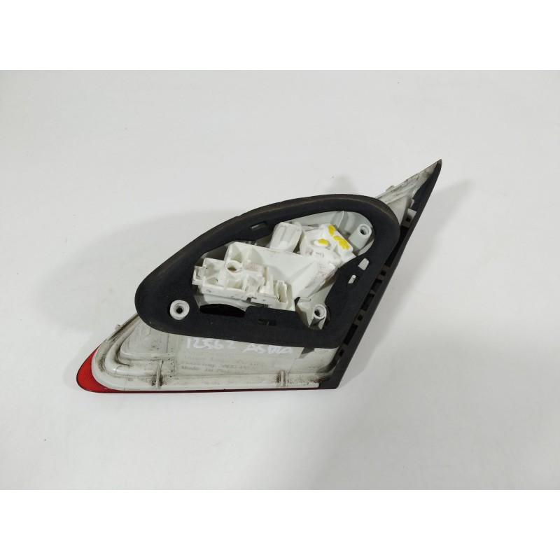 Recambio de piloto trasero izquierdo en porton para opel astra j lim. selective business referencia OEM IAM 13306455  