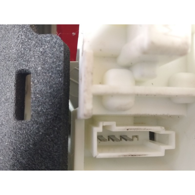 Recambio de piloto trasero izquierdo en porton para opel astra j lim. selective business referencia OEM IAM 13306455  