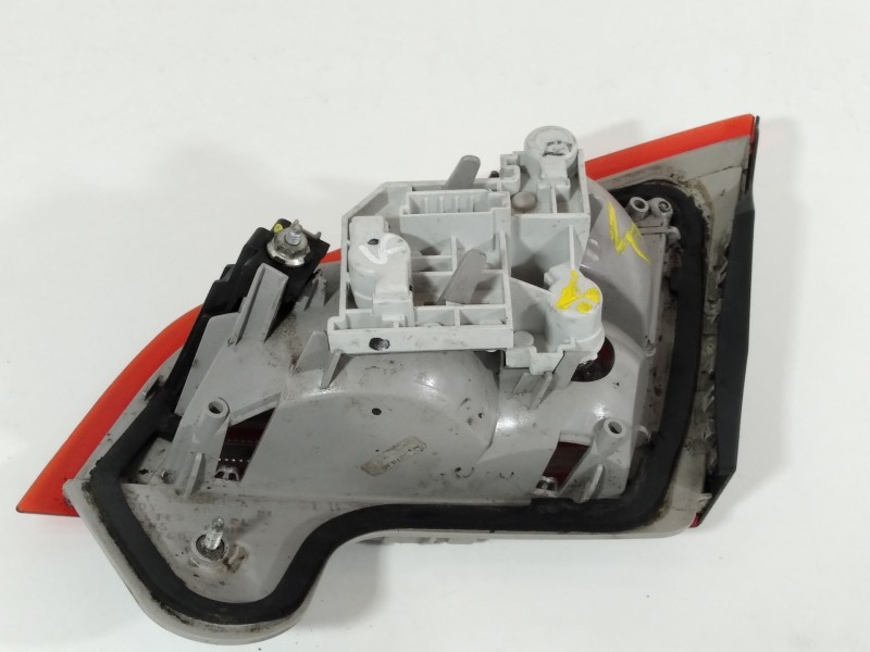 Recambio de piloto trasero izquierdo en porton para ford mondeo ber. (ca2) ghia referencia OEM IAM 7S7113A603  