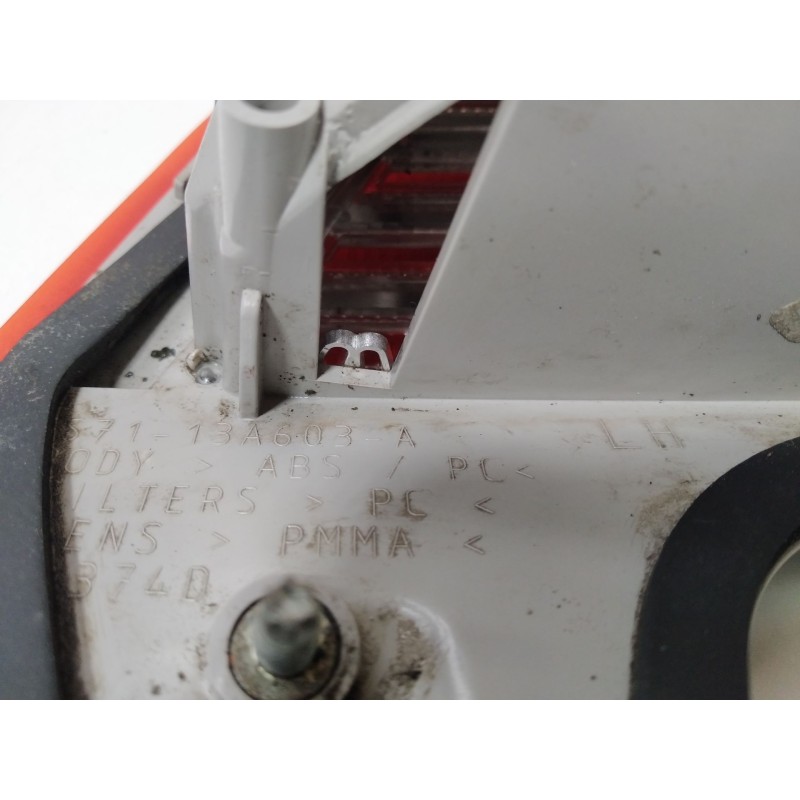 Recambio de piloto trasero izquierdo en porton para ford mondeo ber. (ca2) ghia referencia OEM IAM 7S7113A603  