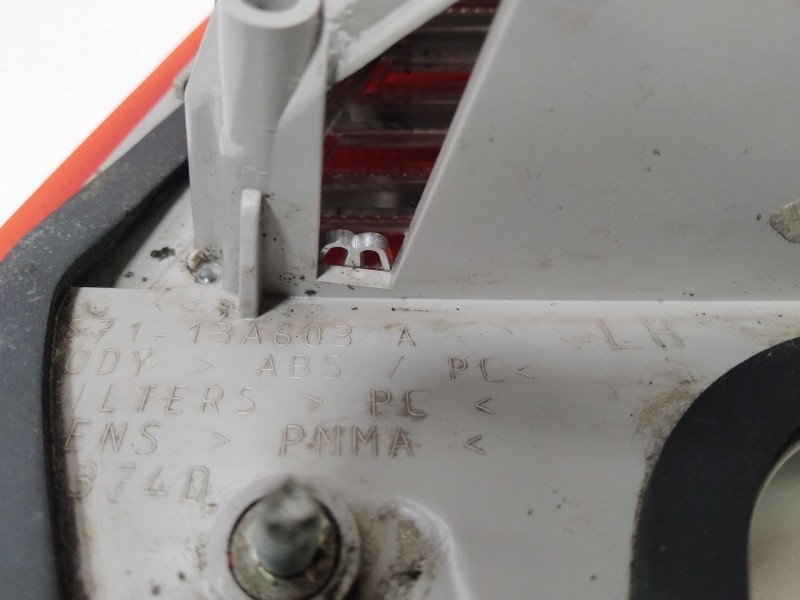 Recambio de piloto trasero izquierdo en porton para ford mondeo ber. (ca2) ghia referencia OEM IAM 7S7113A603  