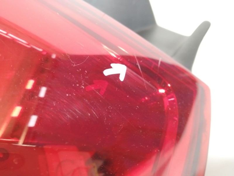 Recambio de piloto trasero derecho para renault clio iii exception referencia OEM IAM 8200886946  