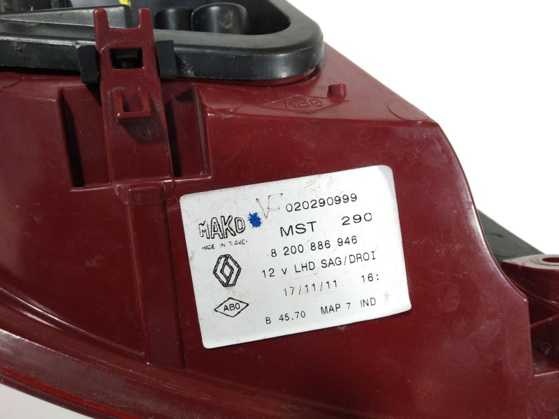 Recambio de piloto trasero derecho para renault clio iii exception referencia OEM IAM 8200886946  