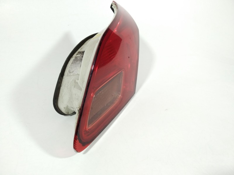 Recambio de piloto trasero derecho en porton para opel astra j lim. enjoy referencia OEM IAM 13306456  