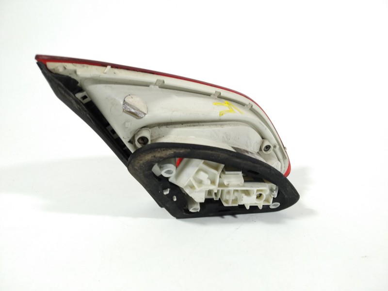 Recambio de piloto trasero derecho en porton para opel astra j lim. enjoy referencia OEM IAM 13306456  