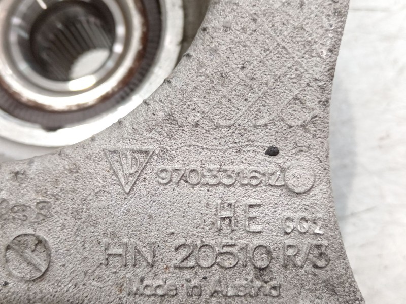 Recambio de mangueta trasera derecha para porsche panamera diesel referencia OEM IAM 970331612  