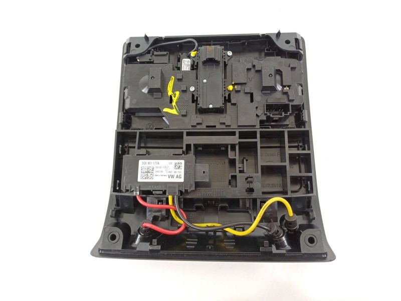 Recambio de luz interior para seat ibiza (kj1) referencia OEM IAM 2GA947105AF  5Q0951177A