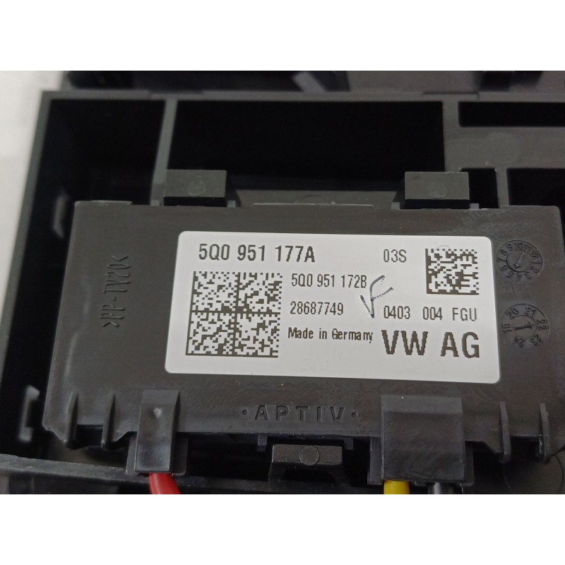 Recambio de luz interior para seat ibiza (kj1) referencia OEM IAM 2GA947105AF  5Q0951177A